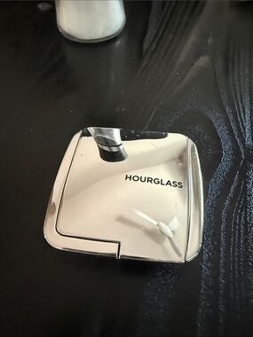 Hourglass brilliant strobe light lighting powder- full size